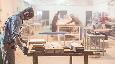What to Know About Hiring a Carpenter for Home Projects